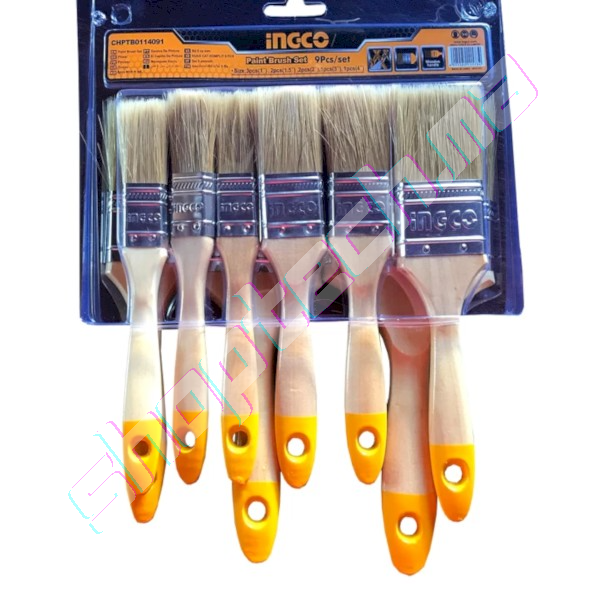 Set de 9 pinceaux en bois